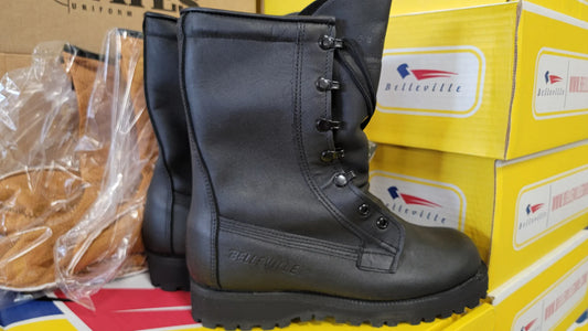 NEW U.S. Military Surplus Gore-Tex Cold Weather Waterproof Boots SIZE 5.5R